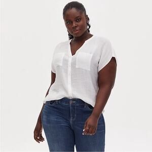 Torrid Women’s Lindsay Button Front Dolman Top Size 3X White Plus Size Basic